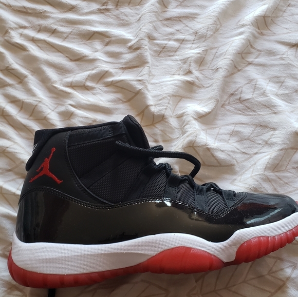 Air Jordan 11 bred size 10 - Picture 6 of 7